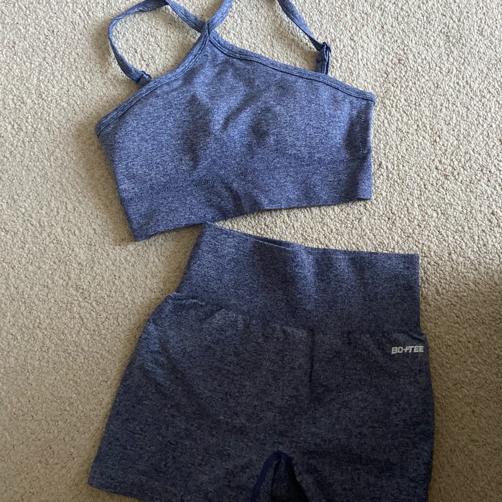 Bo+Tee seamless sports bra and shorts